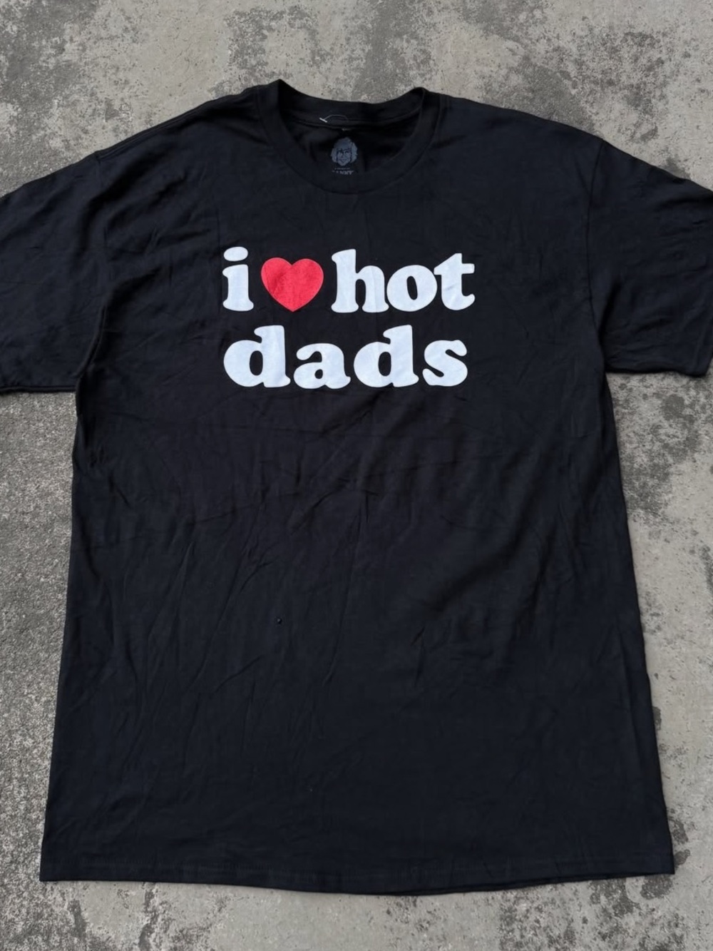 I love hot dads Black Graphic Tee "I ♥ Hot Dads" medium